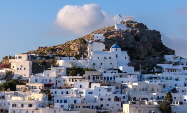 Explore the Greek Islands (Extended) – Mykonos Naxos Ios Santorini